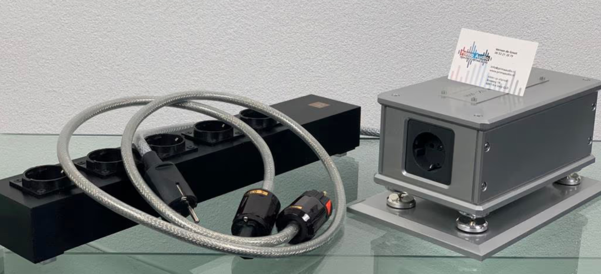 Dillenhöfer Sound Systems netfilter en stekkerblok